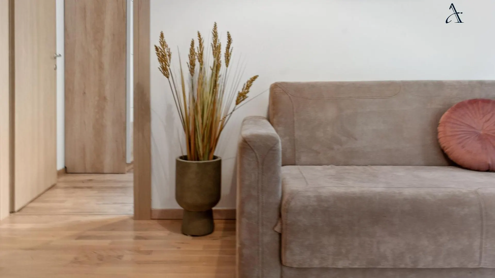 Maia Apartment With One Bedroom & Fully Kitchen Bucharest